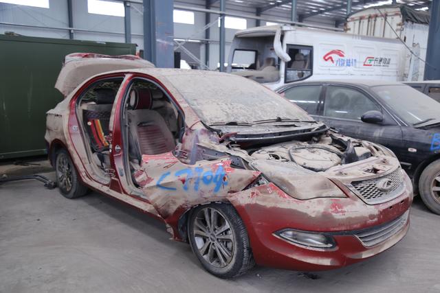 视频 带你们看看什么是泡水车 腾发名车 郑州二手车 泡水车 郑州腾发二手车 Www Fjrhs Com