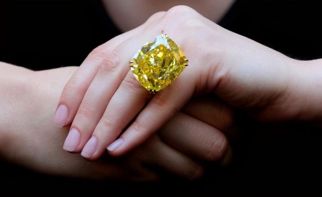 钻石图片大全唯美图片(世界上最贵的7枚钻石戒指，你知道几枚？)(图6)