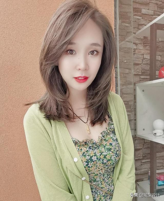 2020最洋气的减龄发型中长发中长发推荐发型