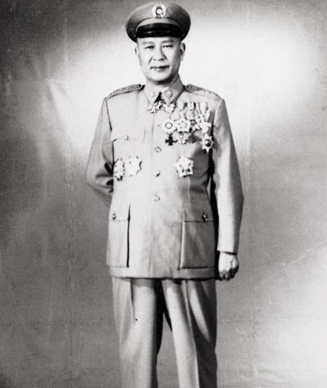 1966年白崇禧被发现死在家中，浑身发紫，照顾他的护士消失不见
