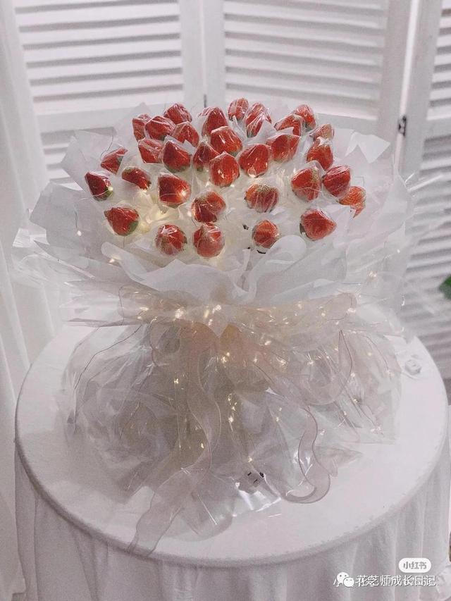 草莓花束图片大全(草莓做花束搭配图片)