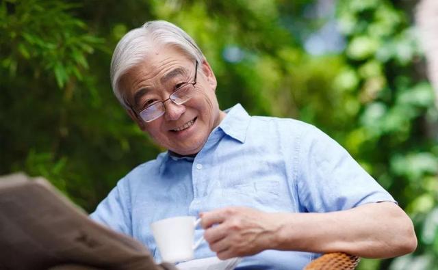 埃里克森人格发展八个阶段（埃里克森硬核心理学：揭秘人的一生到底哪个阶段最重要？）