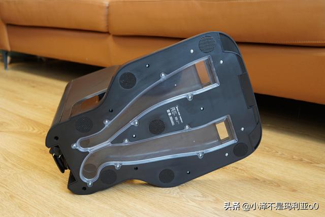 体验这款扫拖机器人之后，或许除菌是自动集尘扫拖地新的发展方向