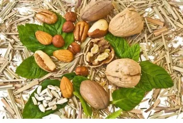 适合糖尿病人吃的5种坚果，每天吃一点点，对血糖好