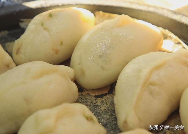 饼的制作方法 饼的制作方法（槐花饼的制作方法） 美食