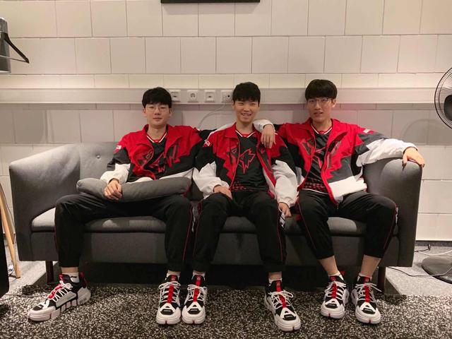 外网搬运 韩国通天代工作室 We失去门票后 国外网友的评论 太阳信息网