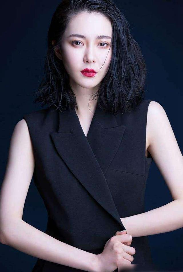 演员何杜娟写真,1990年出生的女星广东的何杜娟