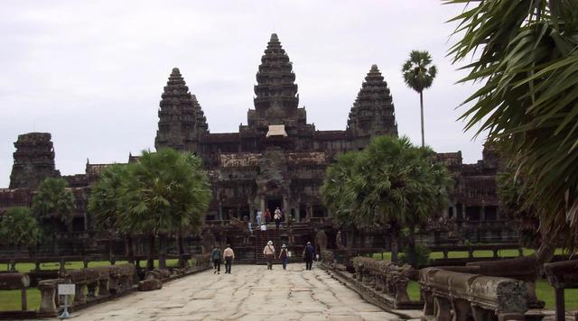 高棉的微笑（第一集）吴哥窟探秘历险记（Angkor Wat)