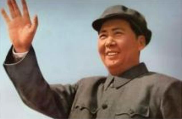 1971年杨振宁回国，称杜聿明为“杜先生”，周总理迅速纠正其错误
