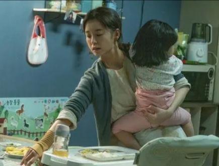 3位二胎宝妈自述：失去这3种权利，当家庭主妇10余年，不如做保姆