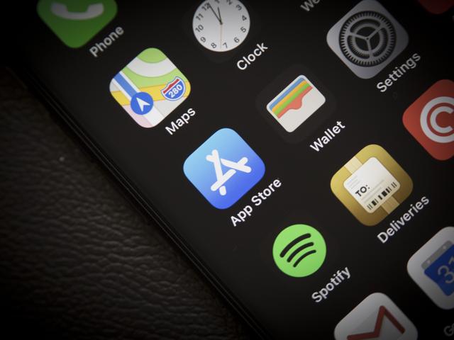 爱奇艺客服回应会员也得看广告；元气森林称事故损失远不止200万