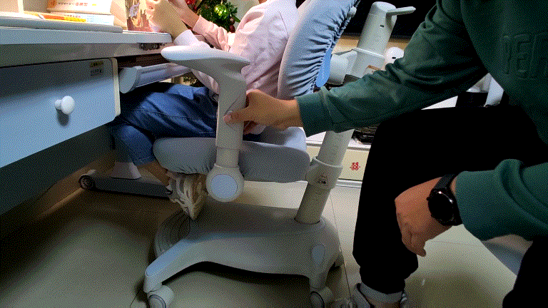 科贝森儿童学习桌：帮孩子养成良好坐姿