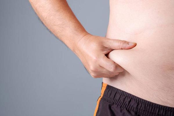 女性出现这7个变化时，多是开始衰老的迹象，请重视起来