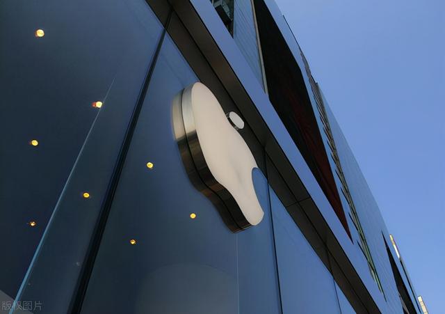 骂得越狠卖得越好！苹果145元“抹布”秒售罄，订单已排到明年1月