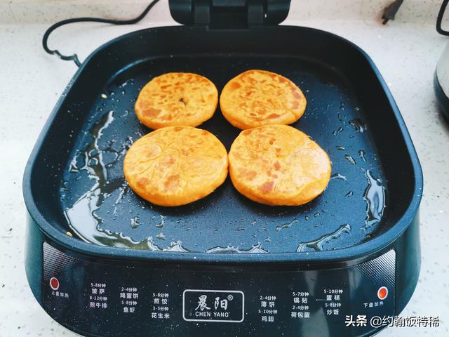 柿子饼表面糖霜怎么做（好吃的黄桂柿子饼）(11)