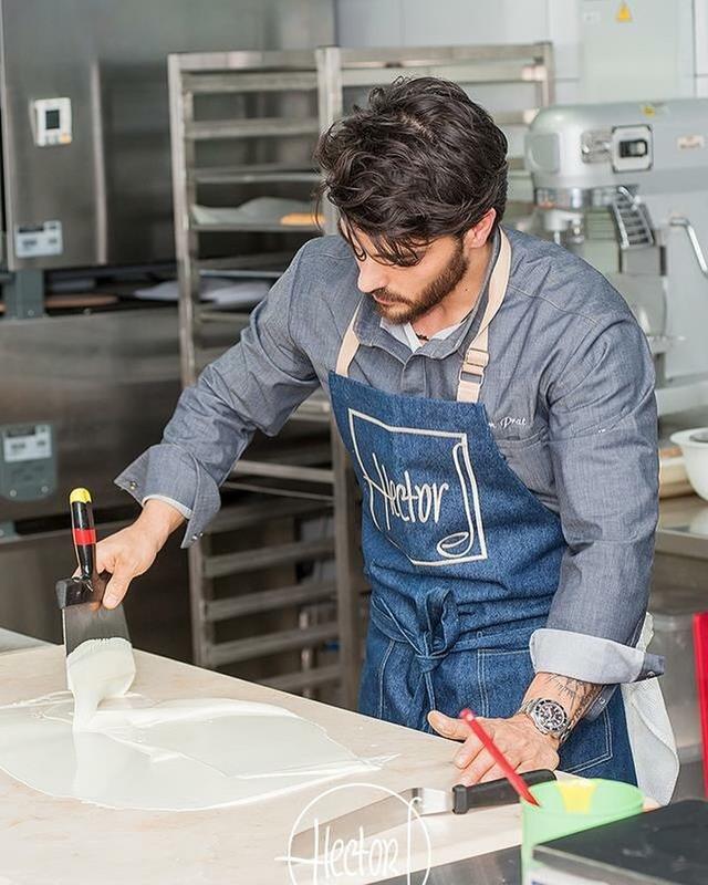 烘培师一个月大概多少钱（烘焙师工资收入怎么样）