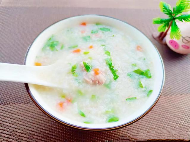 入秋后给孩子煮粥有窍门，记住3点，驱寒暖胃又营养，助力成长