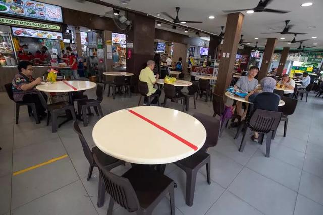 “與病毒共存”的新加坡，能爲世界蹚出一條路嗎？