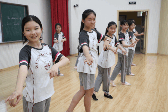 给孩子讲了20个励志故事，孩子受益匪浅，夸我讲的好