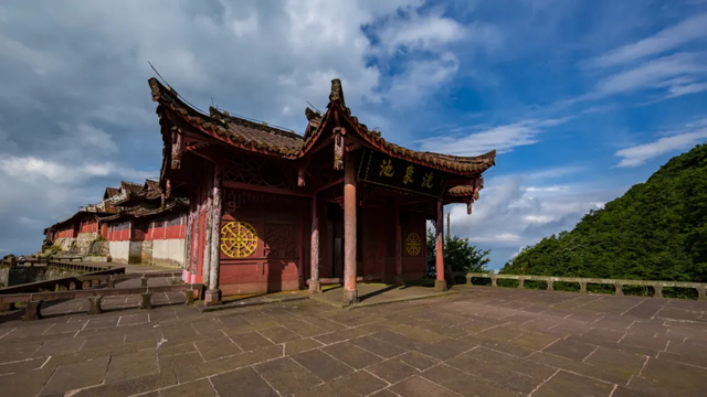 峨眉山独特的住宿方式（峨眉山寺院住宿体验）