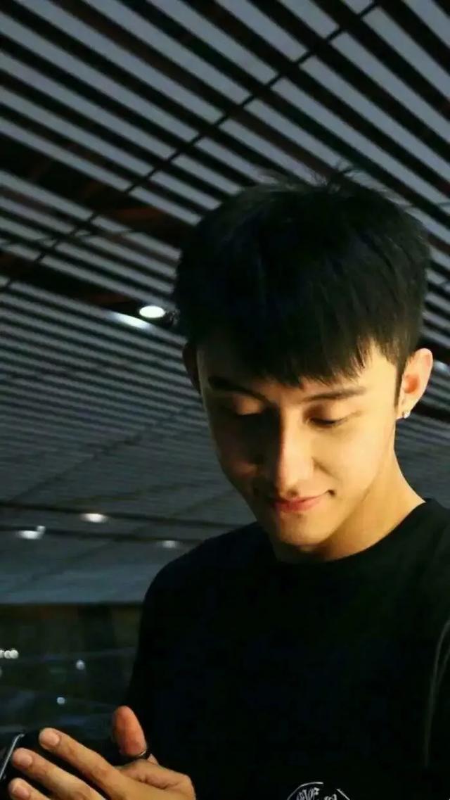 黄景瑜图片高清壁纸（黄景瑜图片高清壁纸最新）