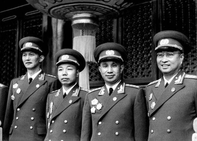 64年 粟裕于京再遇王耀武 闲聊说道 如果淮洲不死 一定是元帅 全网搜