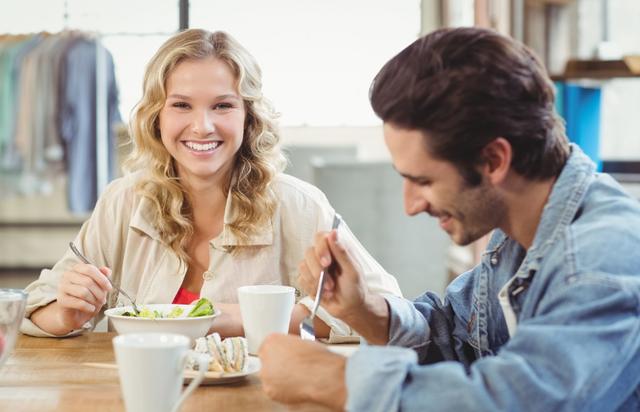 男人50岁后眉毛变长，意味着什么？不妨花一分钟解读下