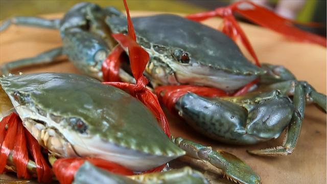 螃蟹怎么杀步骤（杀螃蟹的正确方法）