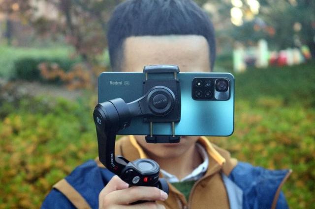 奥川SmartXR三轴手机稳定器体验：功能强大，单手可完成所有操作