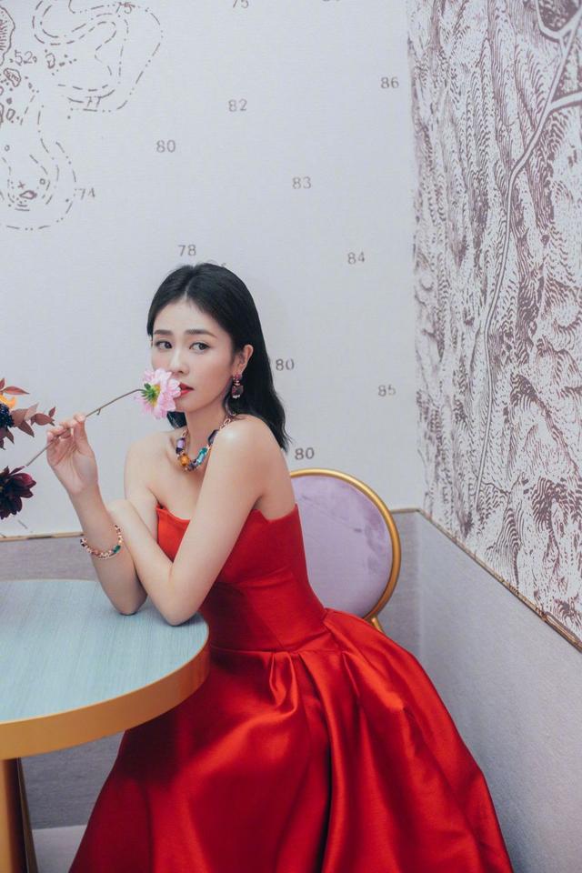 「知识分享」白鹿婚纱照片(白鹿婚纱照片大全图片)