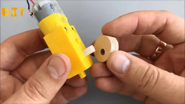玩具变成破碎机