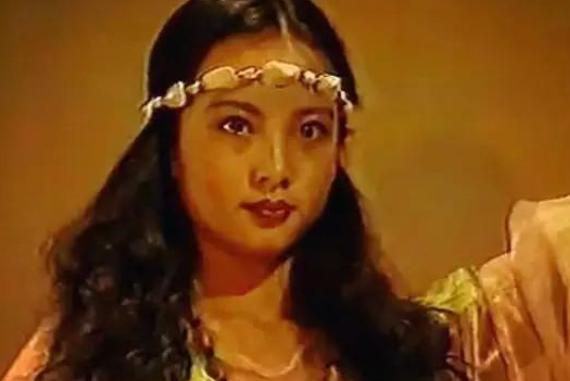 而且尺度真的太大,从开头女主角就开始露点,琵琶精沐浴,大概全部的