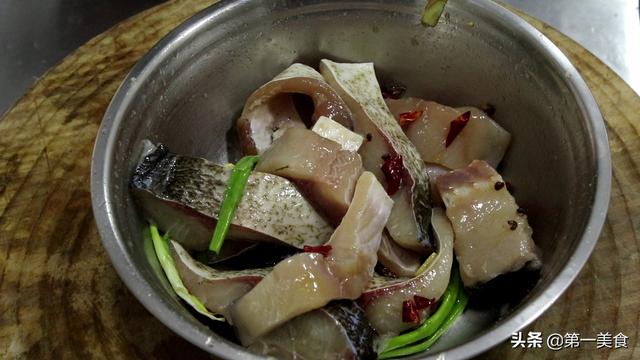 泡一泡就能吃的魚塊、外酥里嫩，佐餐下酒當零食，怎麼吃都美味 健身 第4张