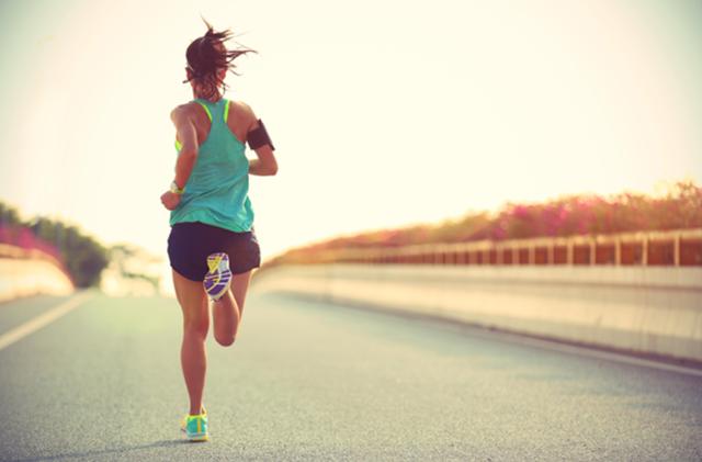 天气渐冷，宫寒手脚冰凉怎么改善？医生给你支个招