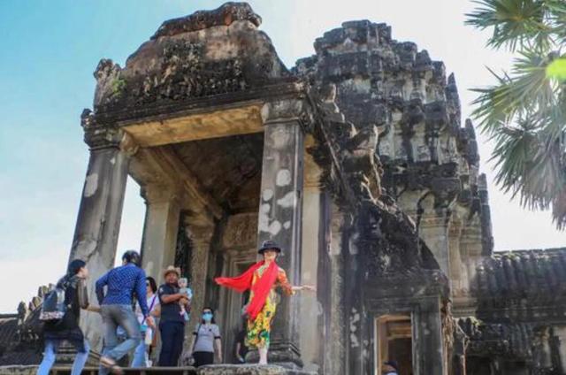 高棉的微笑（第一集）吴哥窟探秘历险记（Angkor Wat)