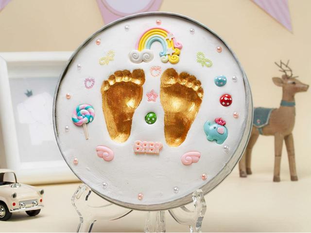 宝宝出生后，医院为啥会留脚印而不是手印？医生不说，但你要清楚