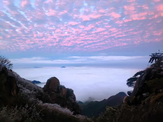 九华山天台景区旅游必游景点攻略（初冬已至九华山花台天台景区上演一出九华飞天好剧）(1)