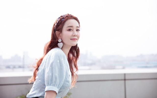 在《真命天子》里饰演托雅,哈麻太尉的女儿,朱元璋救过托雅,托雅也救