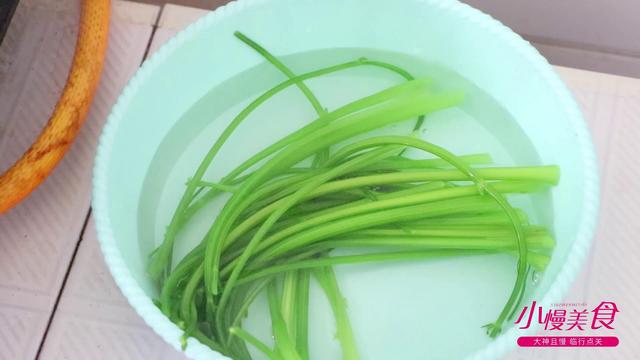 芹菜猪肉饺子馅的做法 芹菜猪肉饺子馅的做法（芹菜猪肉饺子馅的做法和配料） 美食