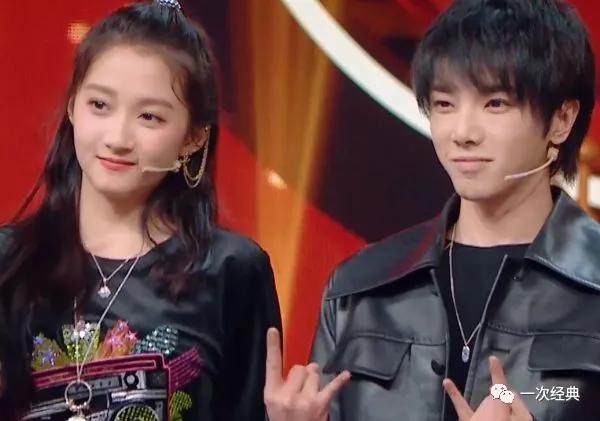 华晨宇公主抱关晓彤视频(关晓彤跳舞华晨宇看呆了)