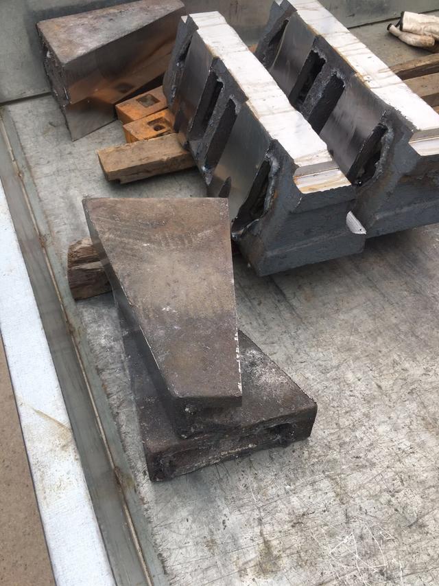 郑州建冶颚式破碎机配件