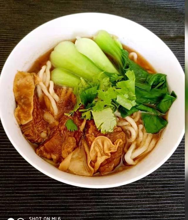 家常炖牛肉怎么做好吃又简单窍门（家常炖牛肉简单又方便）(7)