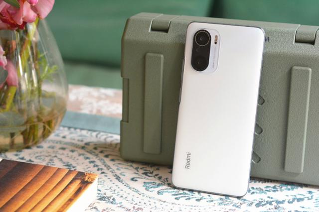 顶配版重回最低价，12GB+256GB，现在香不香？