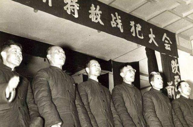 抗美援朝战争中，功德林7名战犯做了什么事，主席表扬了他们
