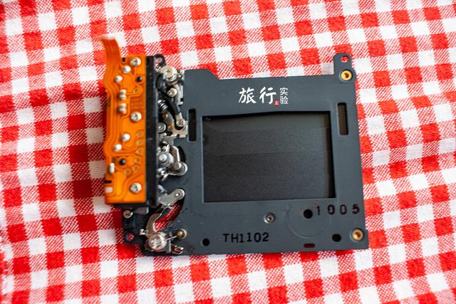 佳能5d4和手机拍照对比（拆解佳能全幅单反5D）(20)