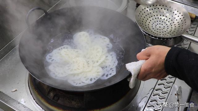 莲菜凉拌的做法 莲菜凉拌的做法（莲菜凉拌的做法和步骤） 美食