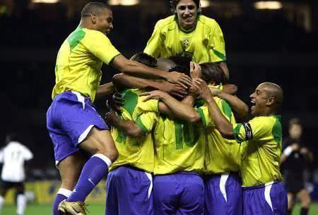 巴西足球的衰落（南美两大足球强国为什么会先后没落）(1)