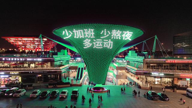 程序员，OPPO给他们独一无二的宠爱!地标广告致敬最美“技术诗人”