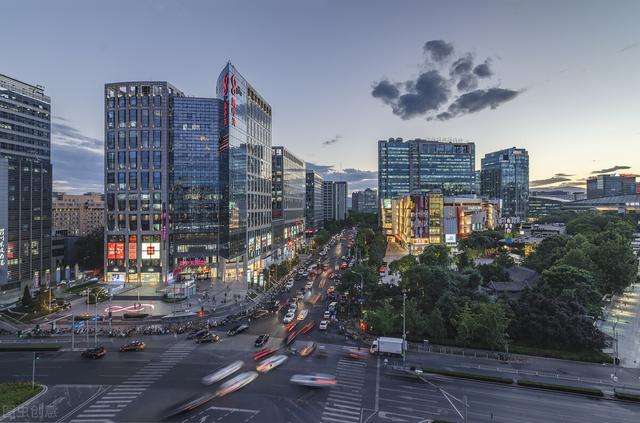 对中国经济未来10年的五个预测，GDP总量超过美国只是小目标