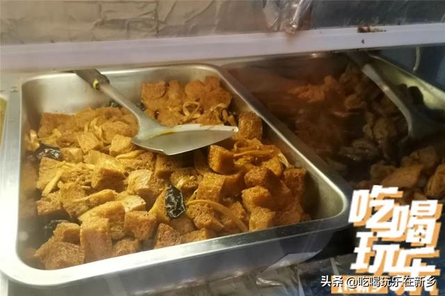 五丰清河老街灌汤小笼包280克价格（这家92年老牌卤菜店）(9)